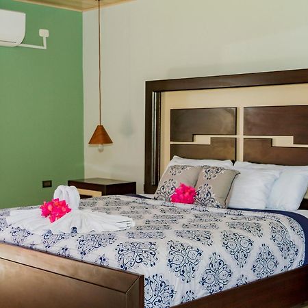 Hotel Margarita And Tour Operator Drakes Bay 外观 照片